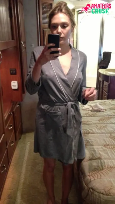 private amateur celeb Elizabeth Olsen leaked pictures